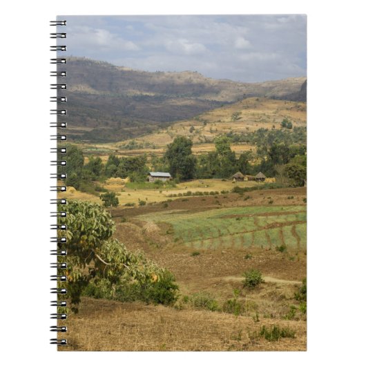 Een groot uitzicht op een grote rotsberg notitieboek (Voorkant)