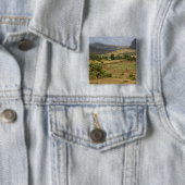 Een groot uitzicht op een grote rotsberg vierkante button 5,1 cm (In situ)