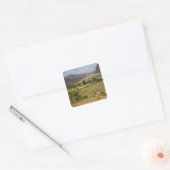 Een groot uitzicht op een grote rotsberg vierkante sticker (Envelop)
