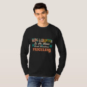 Een grootmoeder zijn is een eer om grootmoeder te  t-shirt (Voorkant volledig)