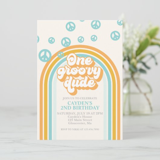 Eén Groovy Guy Retro Boy 1st Birthday Uitnodiging (Staand voorkant)