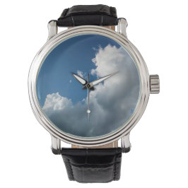 Een grote gebogen wolk horloge
