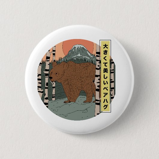 Een grote mooie berenomhelzing ronde button 5,7 cm (Voorkant)