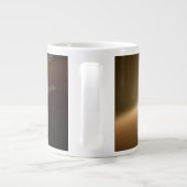 Een grote uitbarsting rond ster NGC 2547-ID8. Grote Koffiekop (Achterkant)