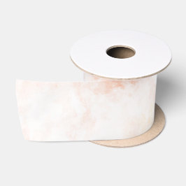 Een grote, witte rol lint met een zachte, pastel