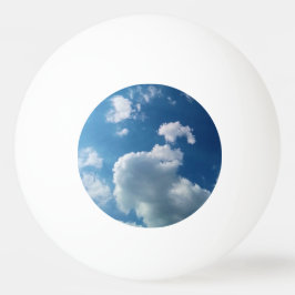 Een grote wolk pingpongbal