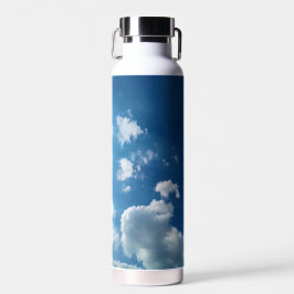 Een grote wolk waterfles