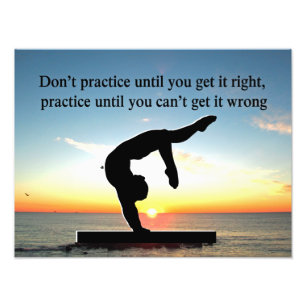 EEN GYMNAST-CHAMPION BOREN FOTO AFDRUK