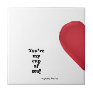 een half rood hart op een tegel tegeltje