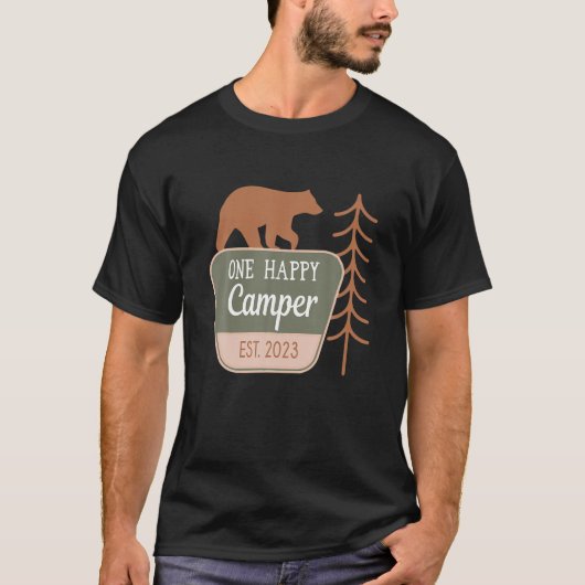 Een Happy Camper 1e Verjaardagsfeestje Camping Out T-shirt (Voorkant)