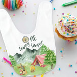 Eén Happy Camper 1st Birthday Baby Slabbetje<br><div class="desc">Een Happy Camper 1st verjaardagscabine. Het ontwerp van deze waterverf voor het kamperen van de kampeer heeft een berglandschap en een bos met tentenkampen,  een kampvuur,  een gitaar en een lantaarn. De titel luidt "één gelukkige kampeerder"</div>