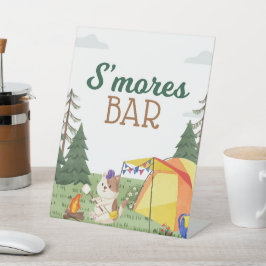 Eén Happy Camper Birthday Camping S'mores Bar Reclamebord Met Voetstuk