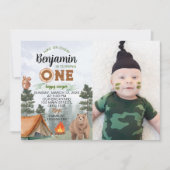 Eén Happy Camper Birthday-uitnodiging Kaart (Voorkant)