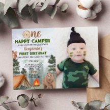 Eén Happy Camper Birthday-uitnodiging