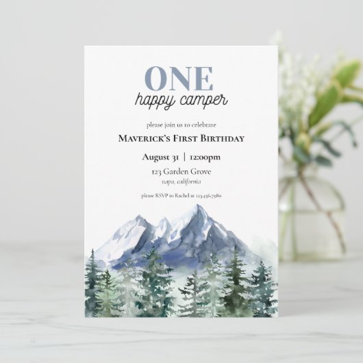 Eén Happy Camper First Birthday-uitnodiging Kaart (Staand voorkant)