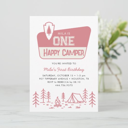 Een Happy Camper Girls 1e Camping Forest Verjaarda Kaart (Staand voorkant)