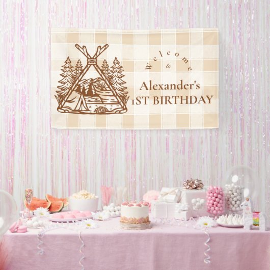 Een Happy Camper Mountain Forest 1e verjaardag Spandoek (Feest)