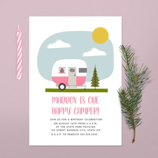 Een Happy Camper Pink Trailer Birthday Kaart