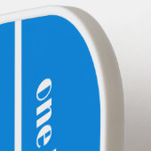 Een Happy Pickler Blauw Wit Initialen Grappig Pickleball Paddle (Links Detail)