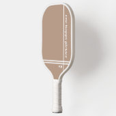 Een Happy Pickler Khaki Witte Initialen Grappig Pickleball Paddle (Links)