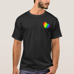 Een hart in regenboogkleuren t-shirt