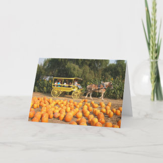 Een hayride bij het pompoenflard feestdagen kaart
