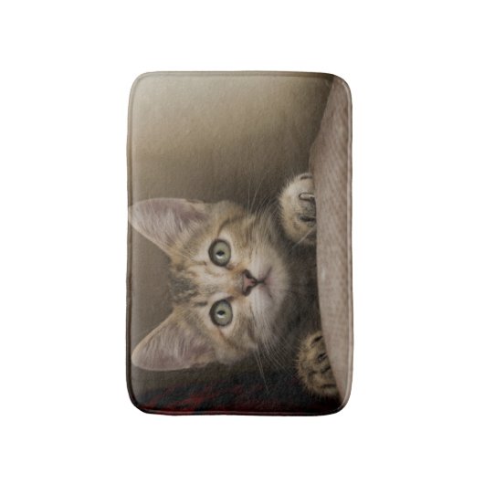 Een heel zoete tablet Kitten Badmat (Voorkant Verticaal)