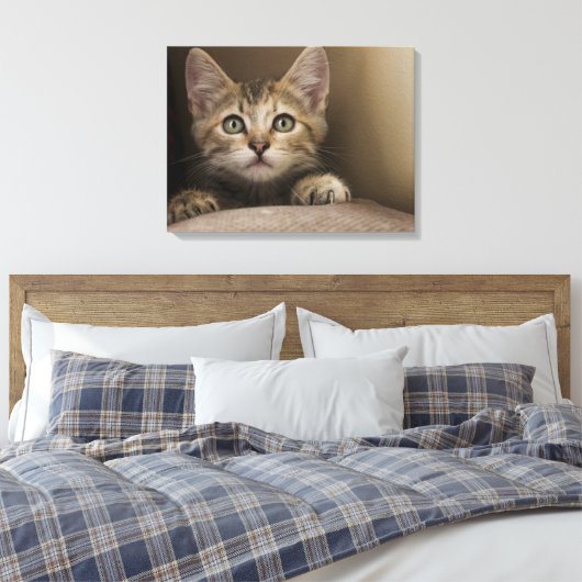 Een heel zoete tablet Kitten Canvas Afdruk (Insitu (Slaapkamer))