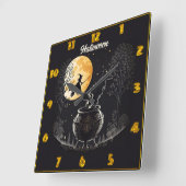 Een heks brouwt drankjes onder de volle maan vierkante klok (Hoek)