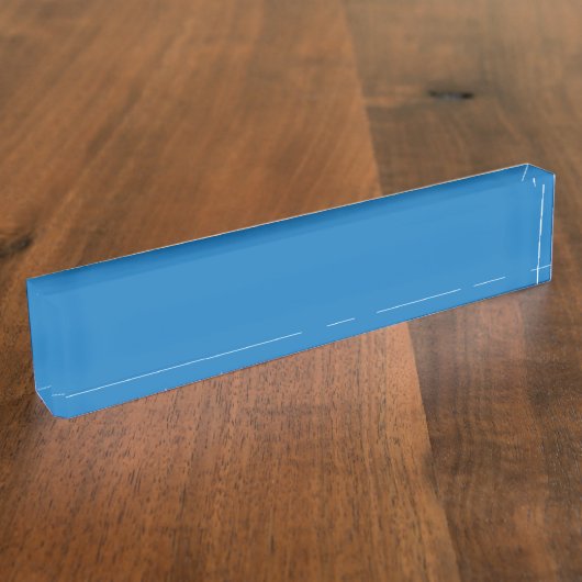 Een heldere blauwe lucht zonder wolken vult de hel naambordje (Zijkant)