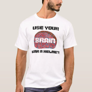 Een helm draag t-shirt