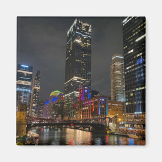 Een hint van een "nacht in de stad" magneet