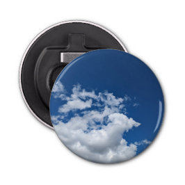 Een hoek van zachte wolken button flesopener
