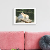 Een hond bij een vijver canvas afdruk (Insitu (Woonkamer))