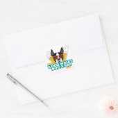 Een hond loopt een Bar Square Sticker binnen (Envelop)