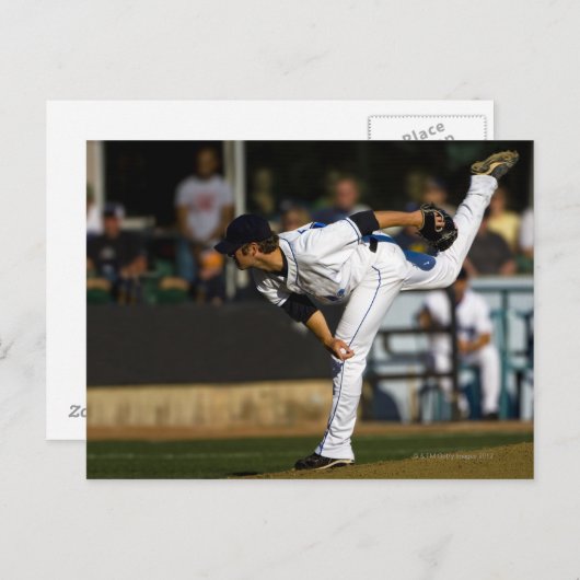 Een honkbal die de bal gooit briefkaart (Voorkant / Achterkant)