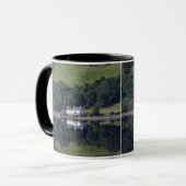 Een huis langs het water mok (Voorkant links)