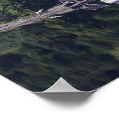 Een huis langs het water poster (Hoek)