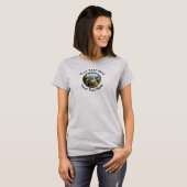 Een huiselijk medium haar kat met aangepaste tekst t-shirt (Voorkant volledig)