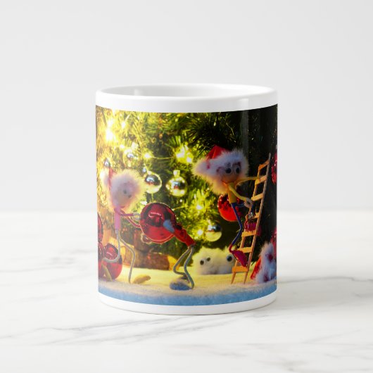Een humoristisch blik van de Fubby's op Kersdeco. Grote Koffiekop (Voorkant)