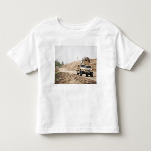 Een Humvee leidt veiligheid Kinder Shirts (Voorkant)