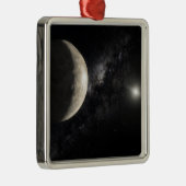 Een illustratie van Makemake Metalen Ornament (Rechts)