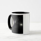 Een illustratie van Makemake Mok (Voorkant links)