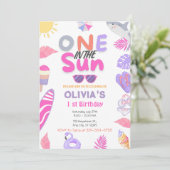 Een in de zon roze meisje strand 1 ste verjaardags kaart (Staand voorkant)