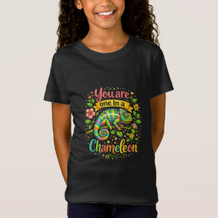 Eén in een Kameleon T-shirt