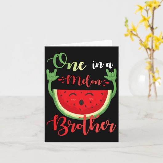 Een in een meloen broeder grappige verjaardag bijp kaart (Gele Bloem)