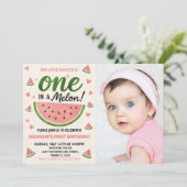 Eén in een Melon First Birthday Uitnodiging (Staand voorkant)