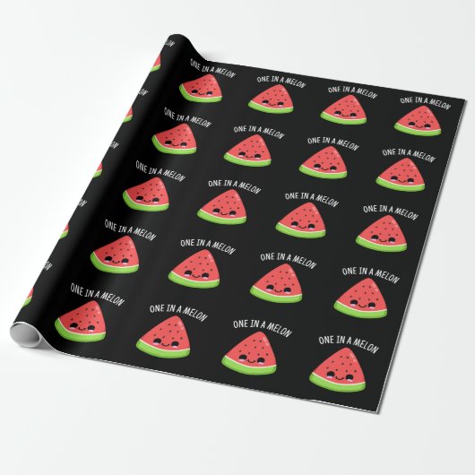 Een in een Melon Funny Watermelon Pun Dark BG Cadeaupapier (Uitgerold)