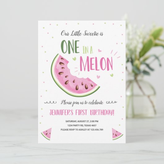 Eén in een Melon Pink Girl First Birthday Uitnodig Kaart (Staand voorkant)