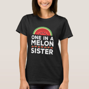 Eén in een Melon Sister Matching Group T-shirt